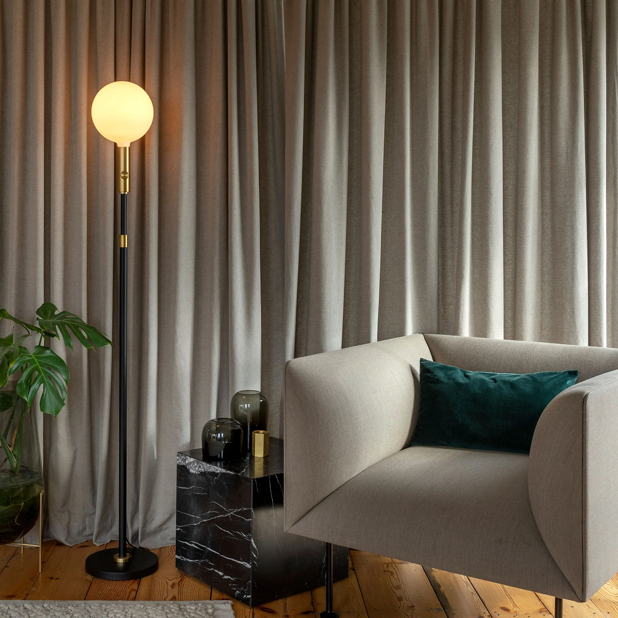Sphere V E26 Dim-to-Warm LED Bulb - Image 3