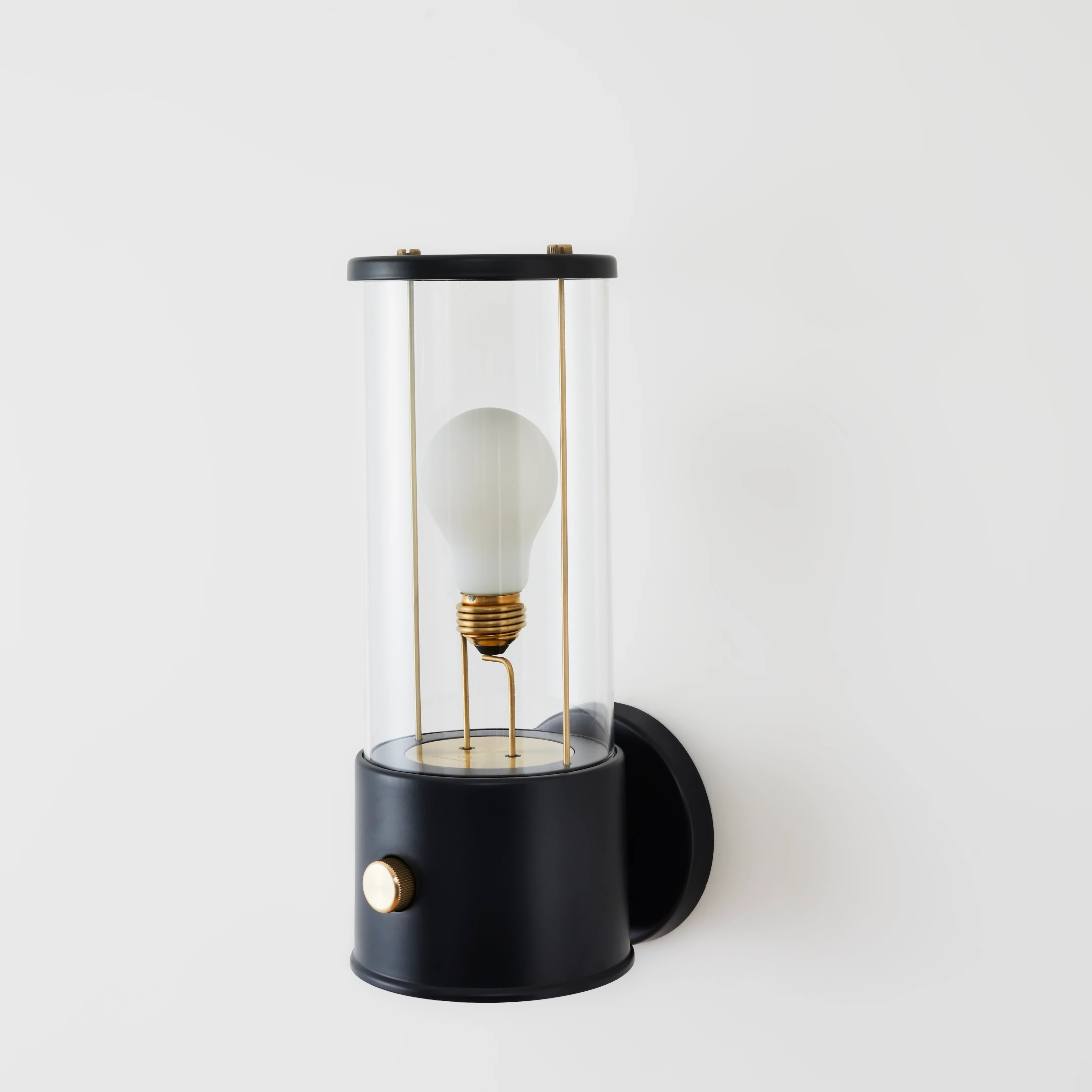The Muse Wall Light in Hackles Black - Image 11