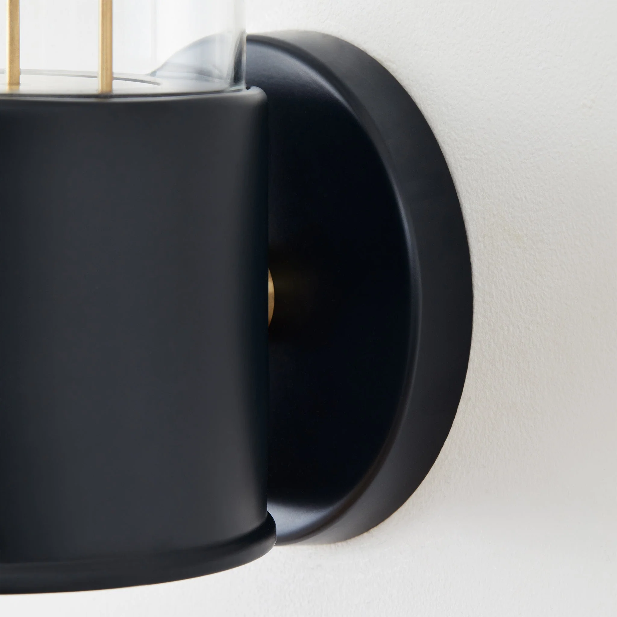 The Muse Wall Light in Hackles Black - Image 7
